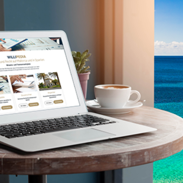 Laptop auf einem Schreibtisch